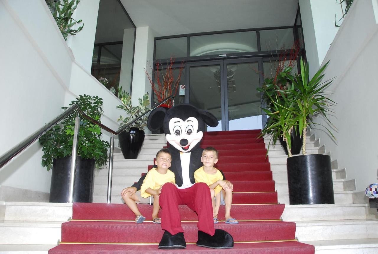 Hotel Nettuno Cattolica Exterior photo